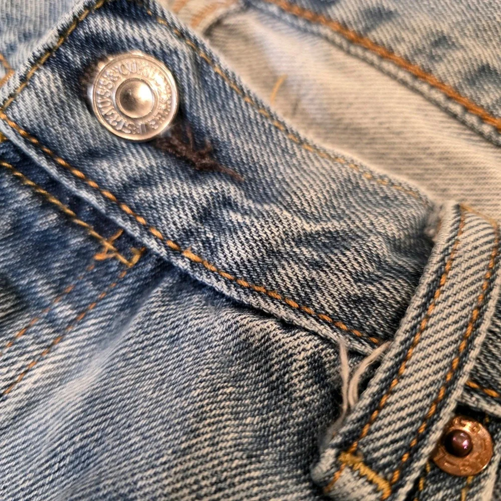 Levis 501 Mens 36x30 Light Wash Blue Denim Straight Leg Button Fly Jeans Vintage